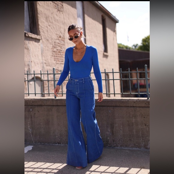 By Together Wide Leg Jeans Size Large Blue High Waisted Seam Detail Side Pockets - Picture 2 of 14